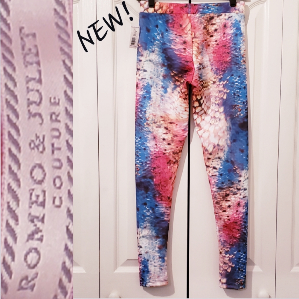 Romeo & Juliet NEW! Leggings *small🤍